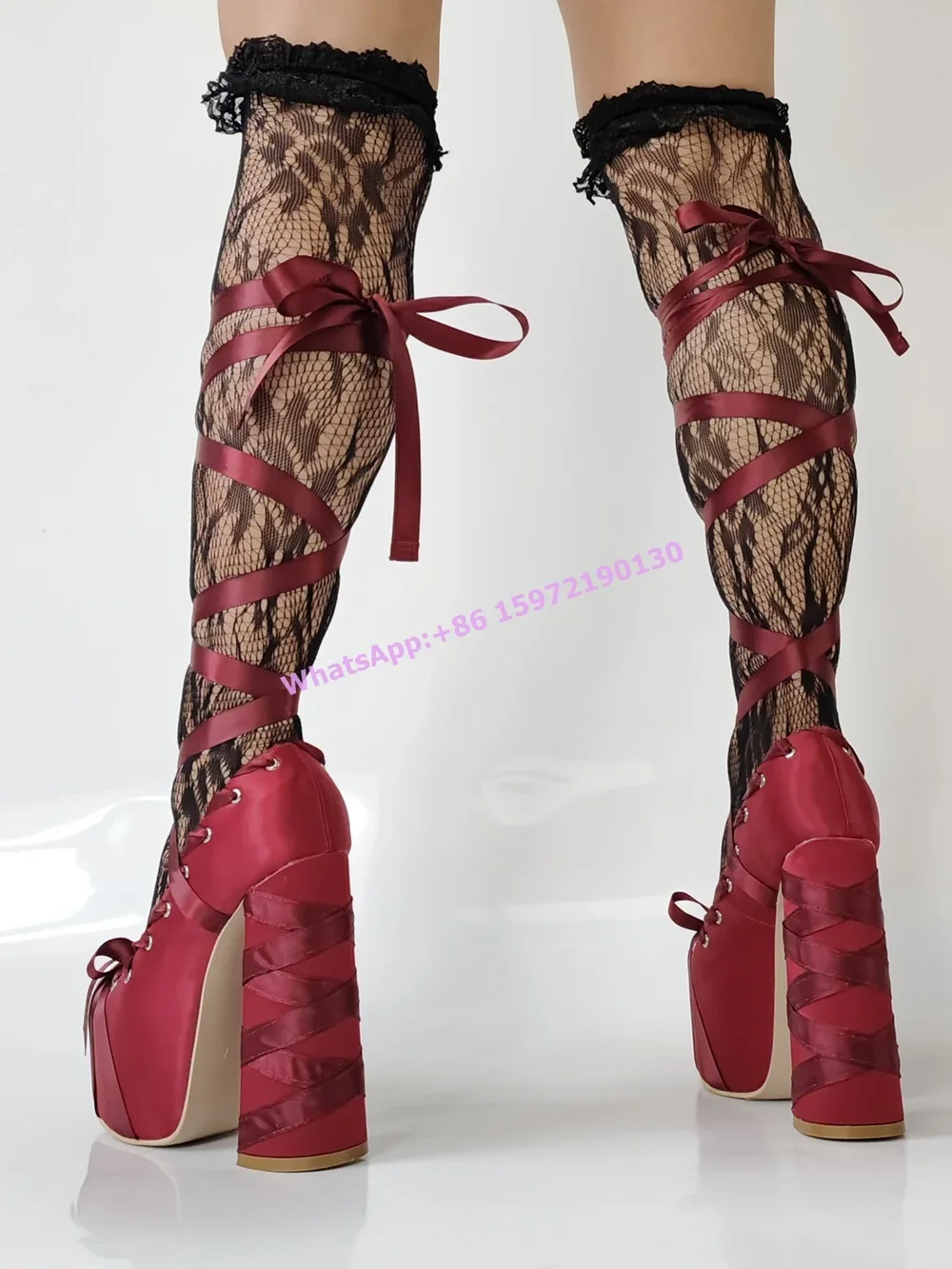 สีแดงซาตินริบบิ้นปั๊มแพลตฟอร์ม - Ribbon Tie Heel บทวิจารณ์และราคา