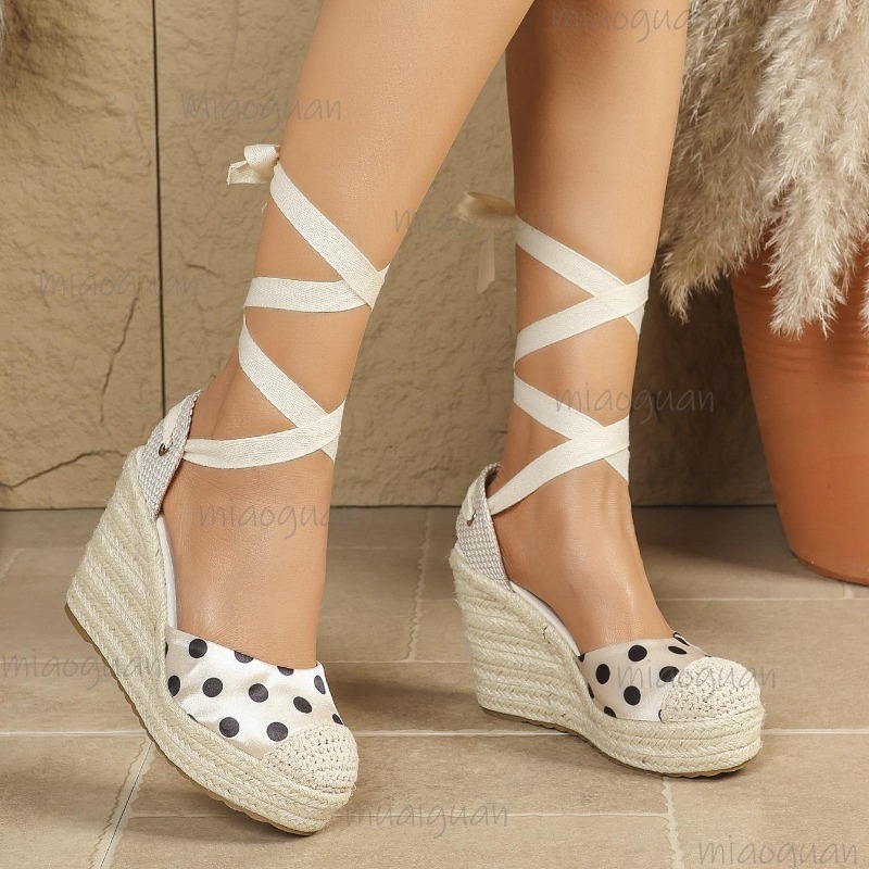 รองเท้าส้นเตารีดแบบสานลายจุดสำ - Ribbon Tie Heel บทวิจารณ์และราคา
