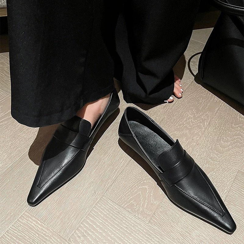 รองเท้าส้นเตี้ยหัวแหลม ดีไซน์ห - Women Shoes Brands บทวิจารณ์และราคา