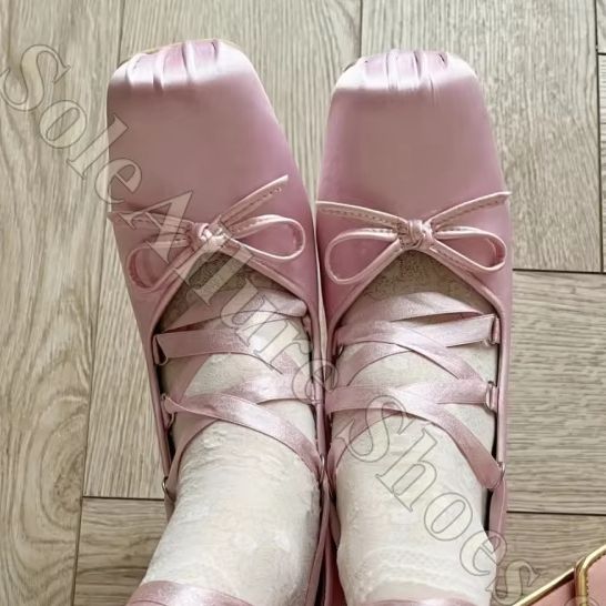 รองเท้าบัลเล่ต์ผู้หญิงแบบ Y2K  - Ribbon Tie Heel บทวิจารณ์และราคา