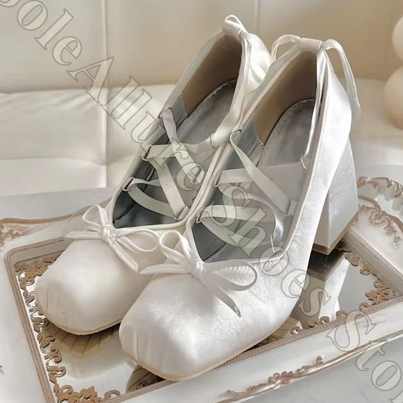 รองเท้าบัลเล่ต์ผู้หญิงแบบ Y2K  - Ribbon Tie Heel บทวิจารณ์และราคา