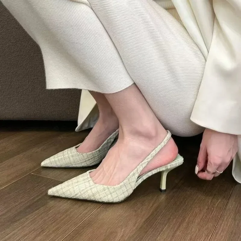 แบรนด์แฟชั่นออกแบบรองเท้าส้นตึ - Women Shoes Brands บทวิจารณ์และราคา
