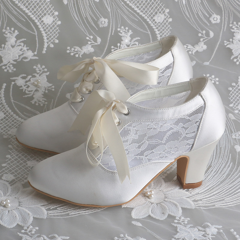 รองเท้าบูทเจ้าสาวส้นบล็อกแบบสั - Ribbon Tie Heel บทวิจารณ์และราคา