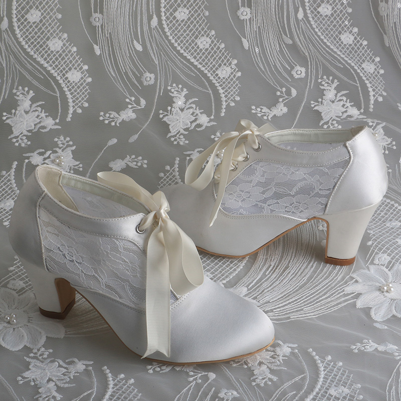 รองเท้าบูทเจ้าสาวส้นบล็อกแบบสั - Ribbon Tie Heel บทวิจารณ์และราคา