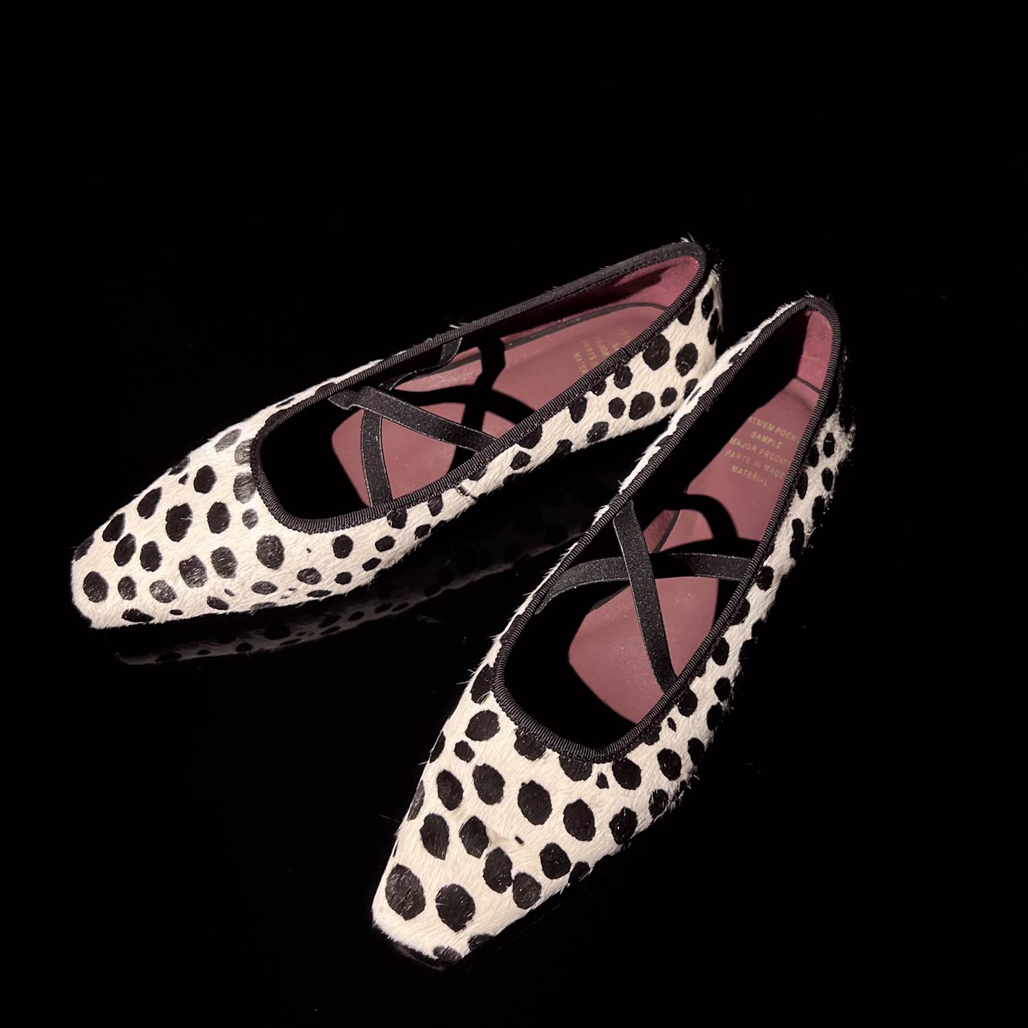 รองเท้าส้นเตี้ยแบบมารีเจน ลายจ - Women Shoes Brands บทวิจารณ์และราคา