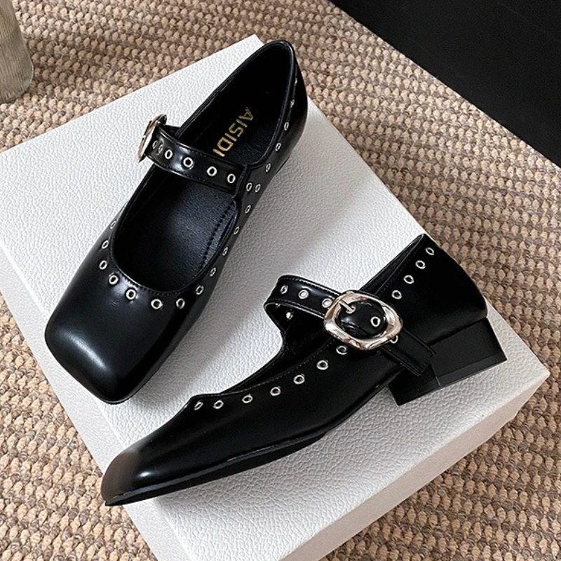 รองเท้าส้นเตี้ยแบบแมรี่เจนสไตล - Women Shoes Brands บทวิจารณ์และราคา